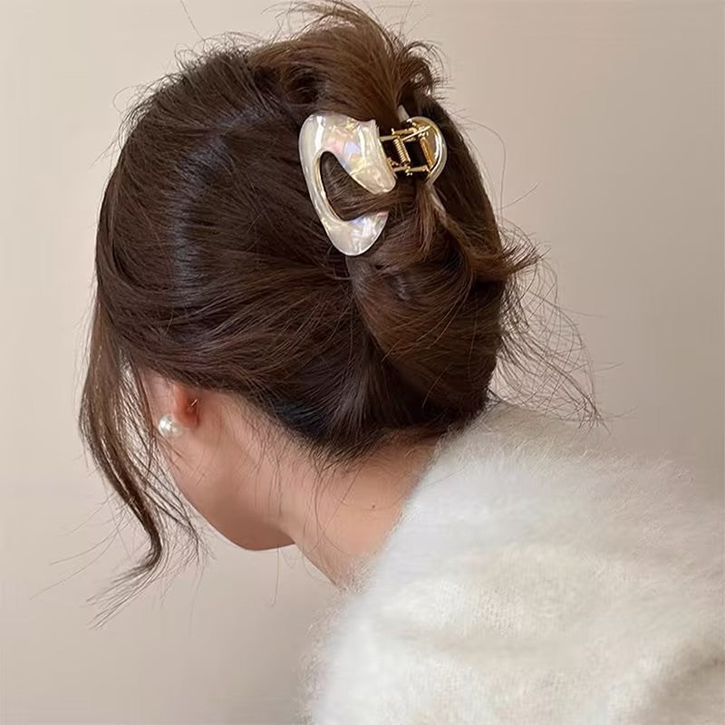 Glossy Cloud Hair Claw